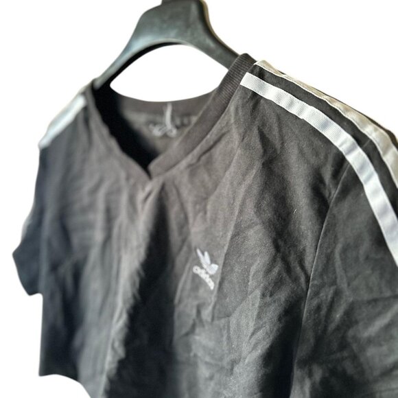 Adidas Cropped V-Neck - Picture 3 of 3